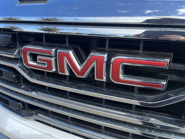 2025 GMC Sierra 1500 2WD Crew Cab Short Box SLT