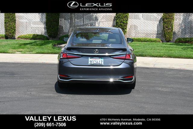 2023 Lexus ES 300h 300h