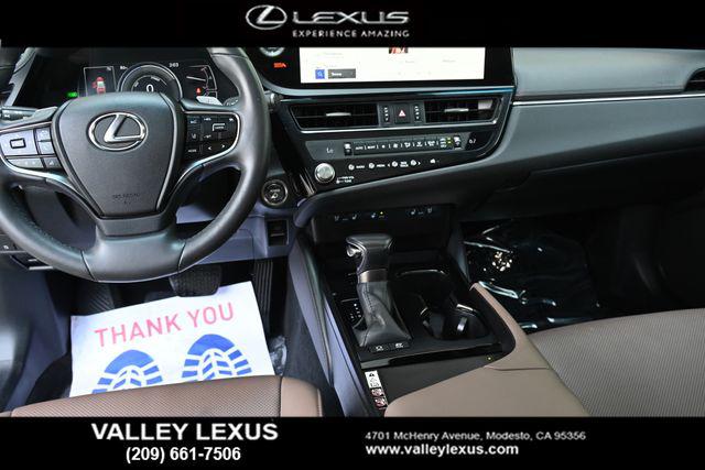 2023 Lexus ES 300h 300h