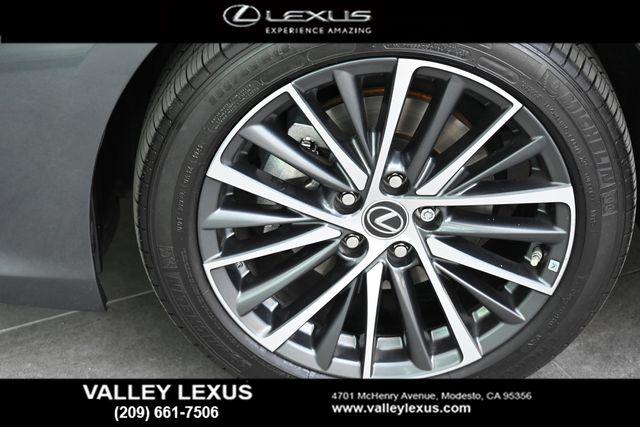 2023 Lexus ES 300h 300h