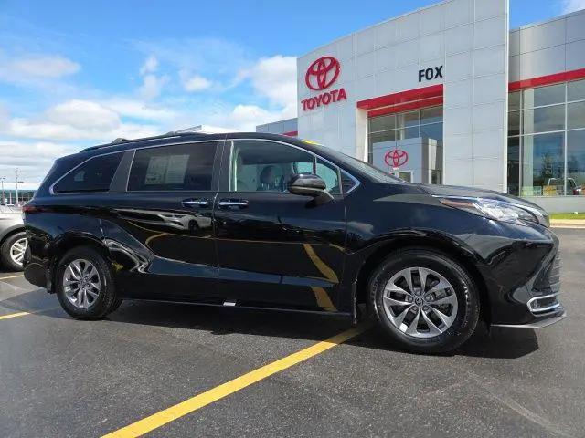 2022 Toyota Sienna XLE for sale in Rochester Hills, MI