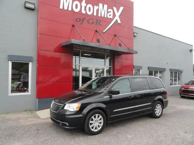 2016 Chrysler Town & Country Touring for sale in Grandville, MI