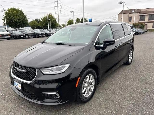 2024 Chrysler Pacifica Touring L for sale in Renton, WA