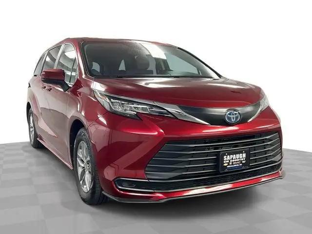 2023 Toyota Sienna LE for sale in Herculaneum, MO