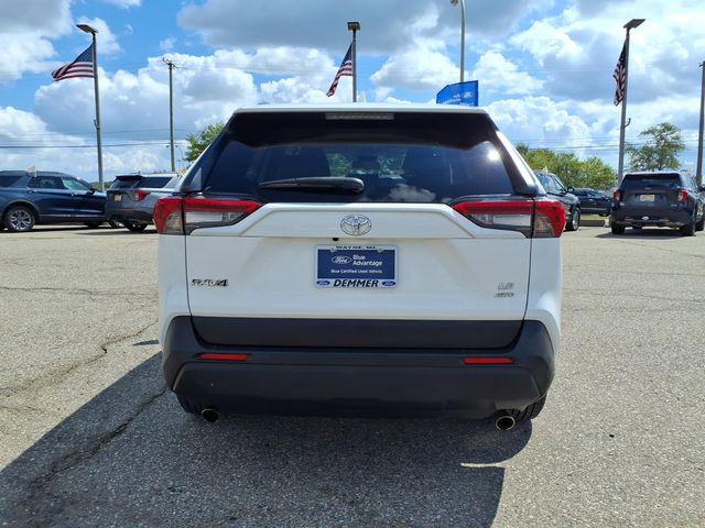 2019 Toyota RAV4 LE