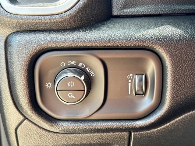 2021 Ram 1500 Big Horn Crew Cab 4x4 57 Box