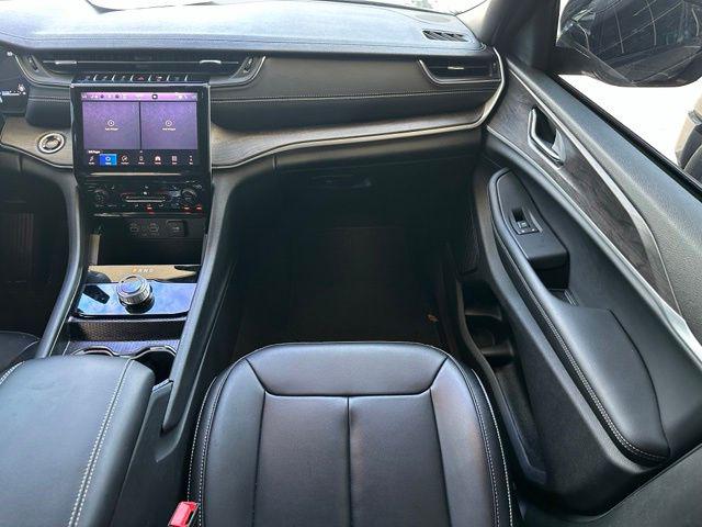 2025 Jeep Grand Cherokee Limited 4x2