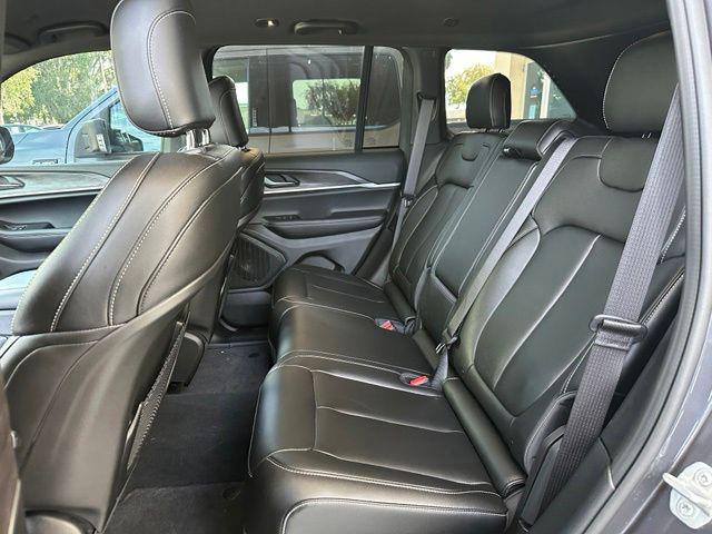2025 Jeep Grand Cherokee Limited 4x2