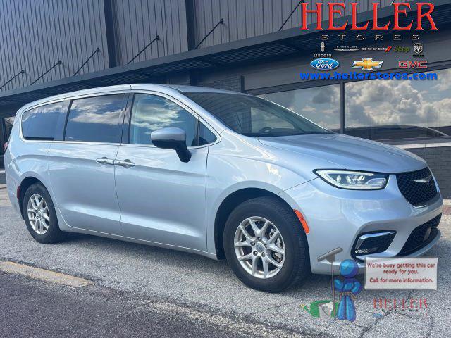 2023 Chrysler Pacifica Touring L for sale in El Paso, IL