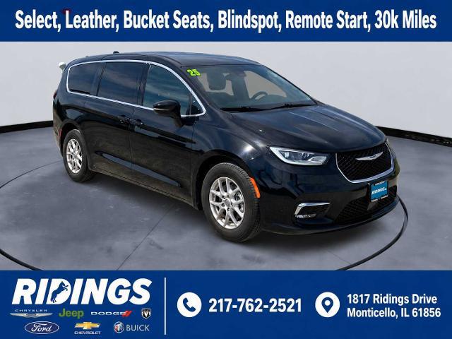 2025 Chrysler Pacifica Select for sale in Monticello, IL