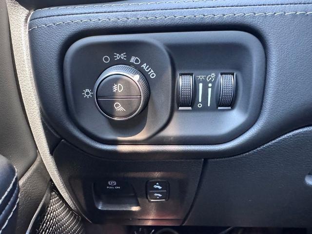 2022 Ram 1500 Limited Crew Cab 4x4 57 Box