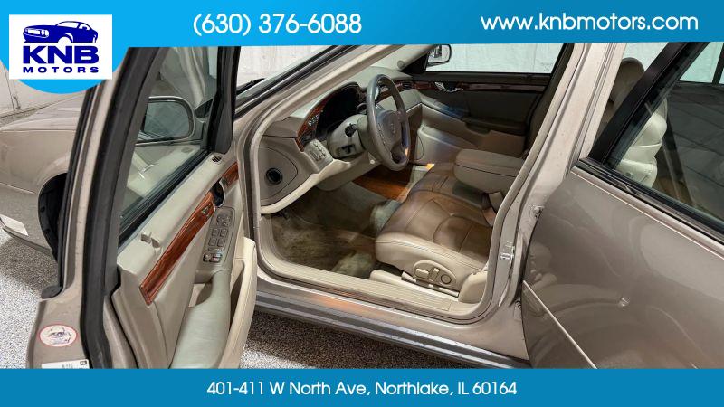 2004 Cadillac DeVille Standard