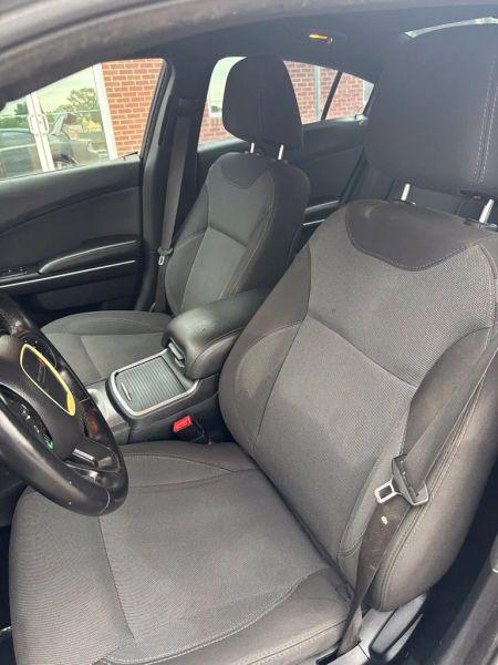 2017 Dodge Charger SE RWD