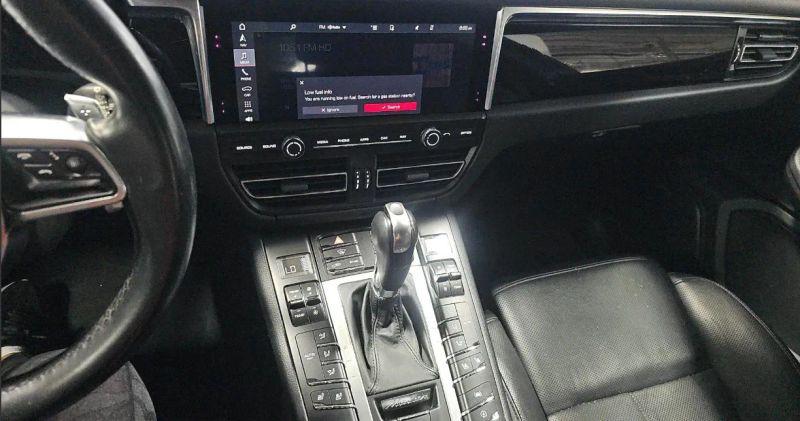 2021 Porsche Macan Base