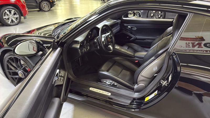 2018 Porsche 911 Carrera GTS