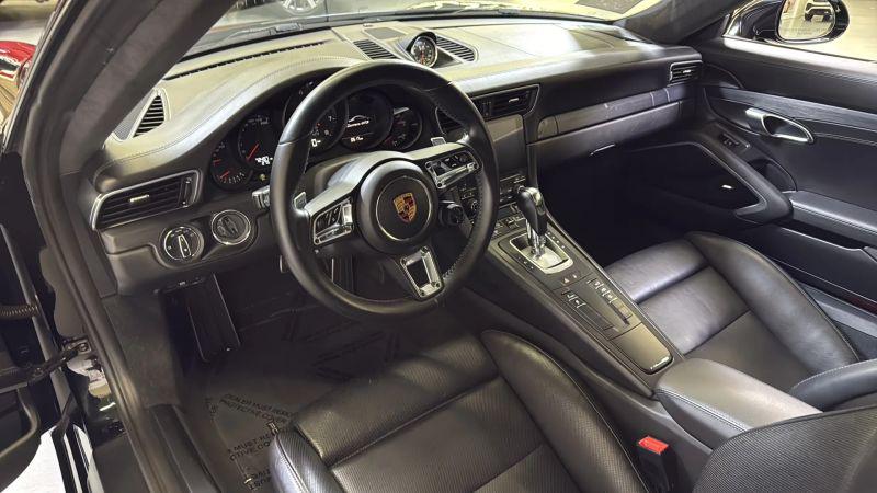 2018 Porsche 911 Carrera GTS