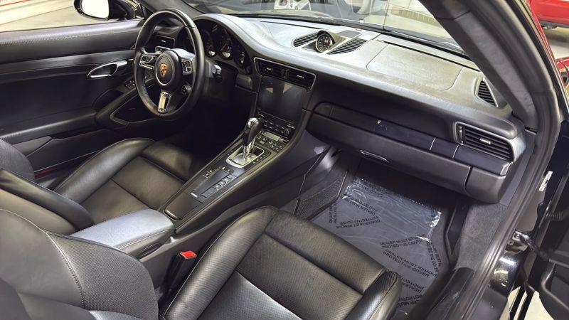 2018 Porsche 911 Carrera GTS