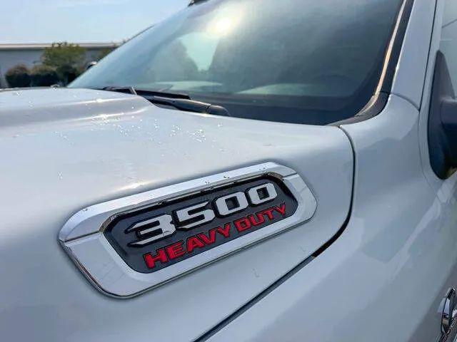 2024 Ram 3500 Tradesman/SLT/Laramie/Limited