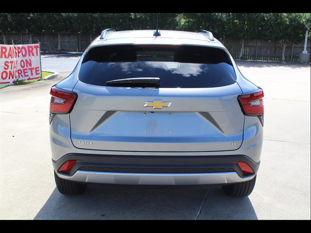 2025 Chevrolet Trax FWD LT