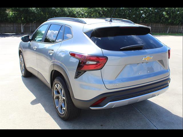 2025 Chevrolet Trax FWD LT
