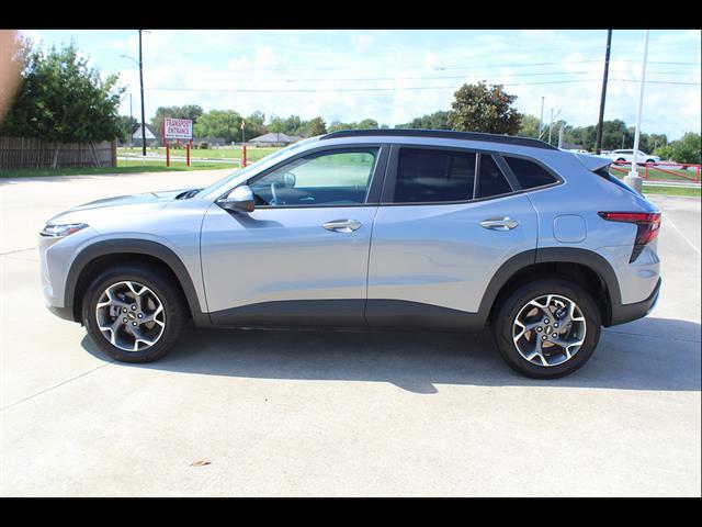 2025 Chevrolet Trax FWD LT