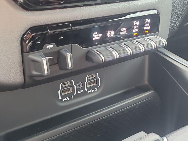 2024 Ram 3500 Big Horn Crew Cab 4x4 8 Box