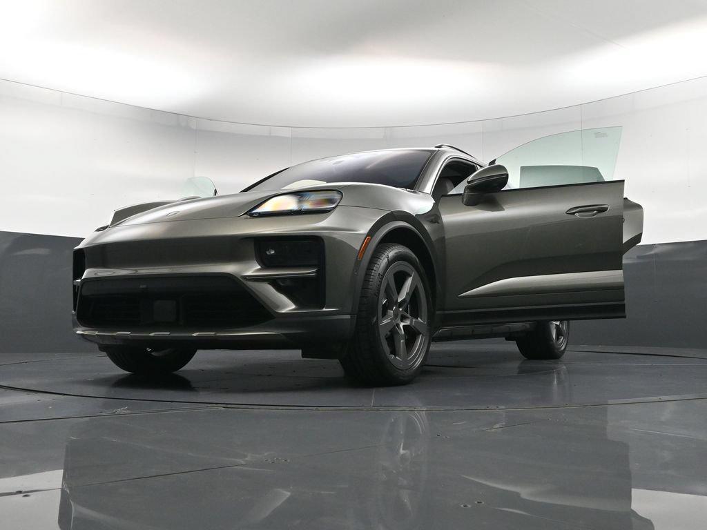 2025 Porsche Macan