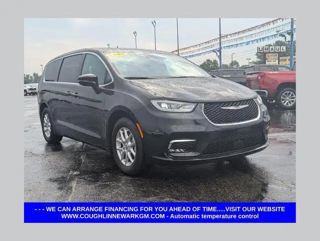 2025 Chrysler Pacifica Select for sale in Newark, OH