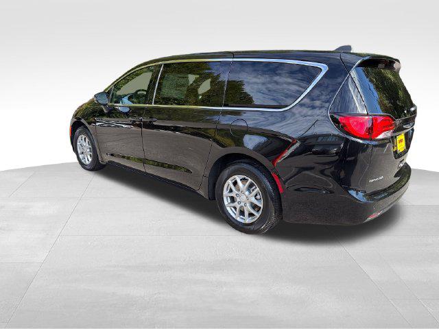 2027 Chrysler Pacifica LX