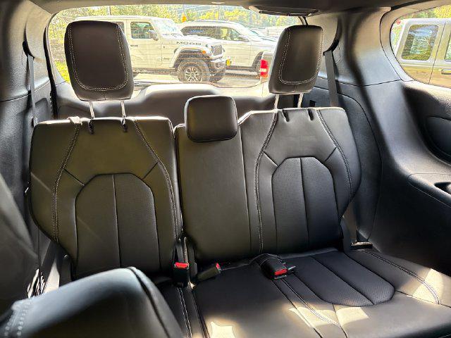 2027 Chrysler Pacifica LX
