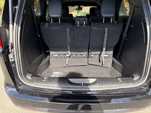 2027 Chrysler Pacifica LX