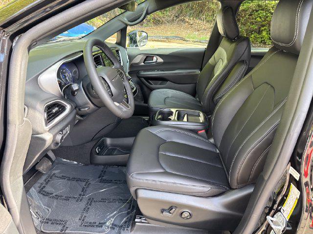 2027 Chrysler Pacifica LX