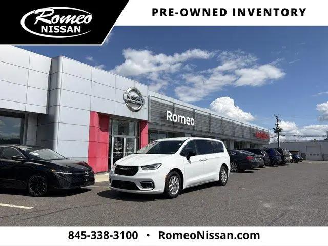 2024 Chrysler Pacifica Touring L for sale in Kingston, NY
