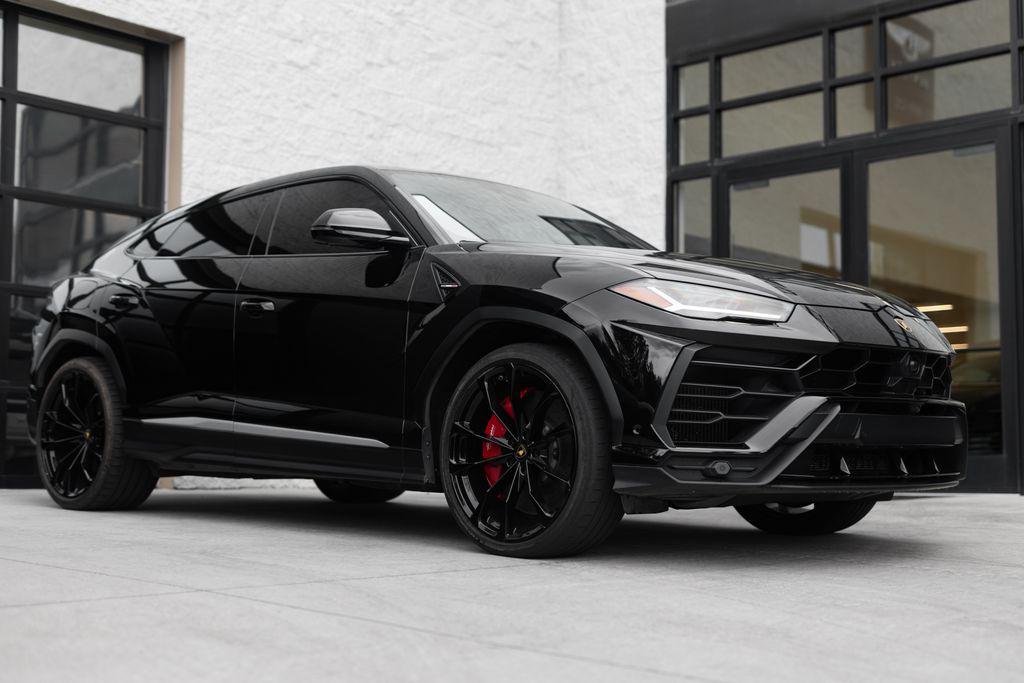 /2021 Lamborghini Urus