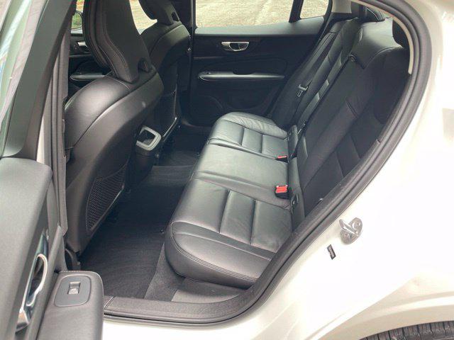 2023 Volvo S60 B5 Plus Dark Theme
