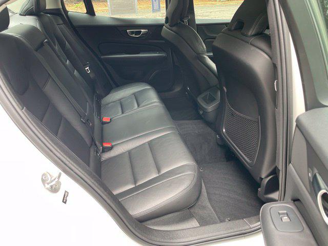 2023 Volvo S60 B5 Plus Dark Theme