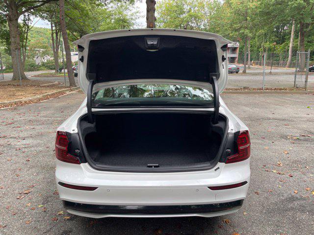 2023 Volvo S60 B5 Plus Dark Theme