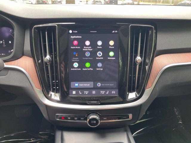 2023 Volvo S60 B5 Plus Dark Theme