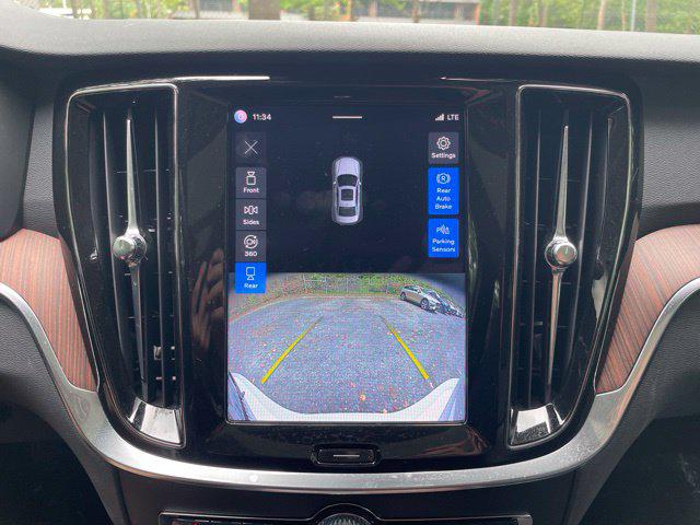 2023 Volvo S60 B5 Plus Dark Theme