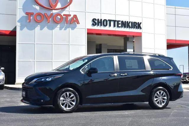 2025 Toyota Sienna XLE for sale in Quincy, IL