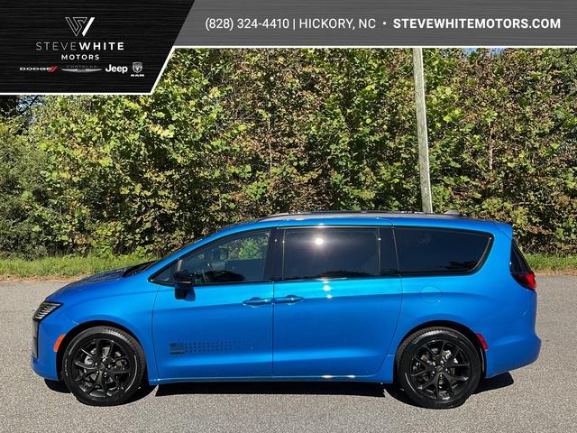 2027 Chrysler Pacifica Select for sale in Hickory, NC