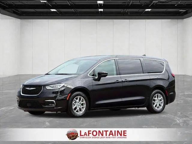2023 Chrysler Pacifica Touring L for sale in Lansing, MI