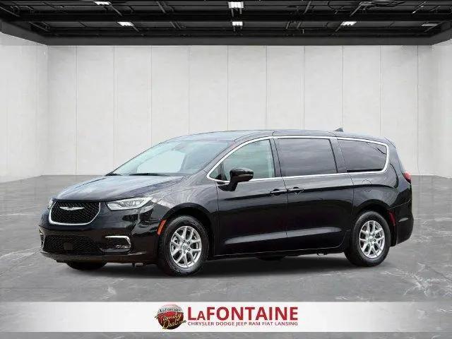 2023 Chrysler Pacifica Touring L for sale in Lansing, MI