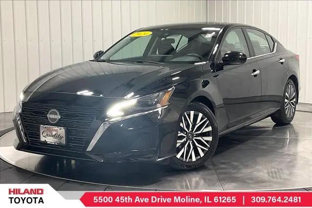2024 Nissan Altima SV FWD for sale in Moline, IL