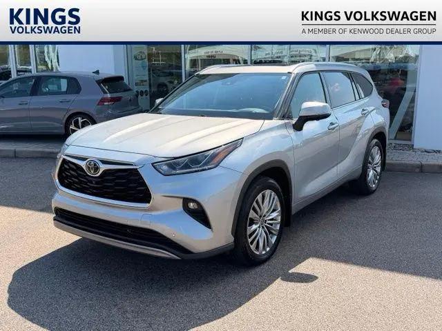 2024 Toyota Highlander for sale near Cincinnati, OH