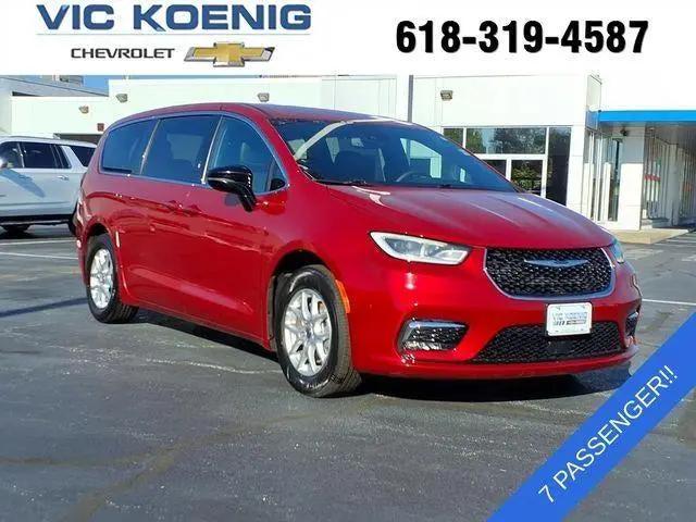 2025 Chrysler Pacifica Select for sale in Carbondale, IL