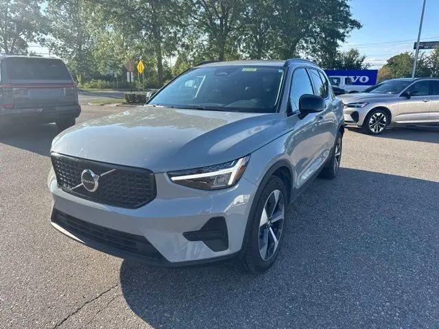 2026 Volvo XC40 Core, B5 AWD Gas (mild hybrid), Dark for sale in Farmington Hills, MI