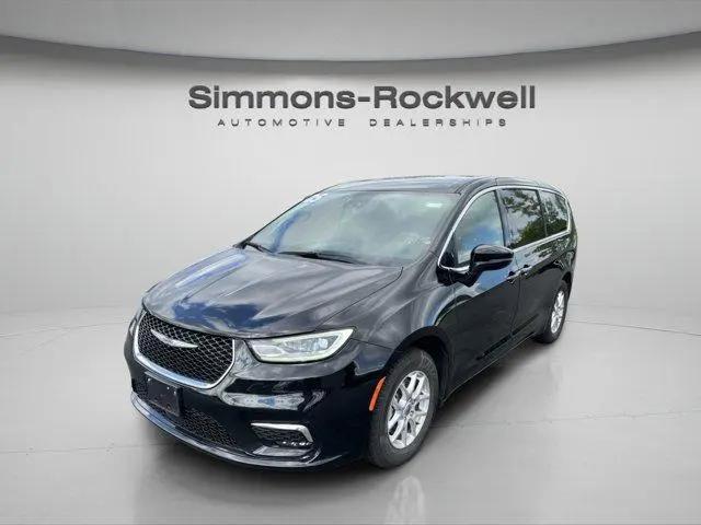 2025 Chrysler Pacifica Select for sale in Elmira, NY