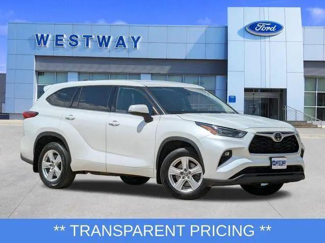 2022 Toyota Highlander LE for sale in Irving, TX