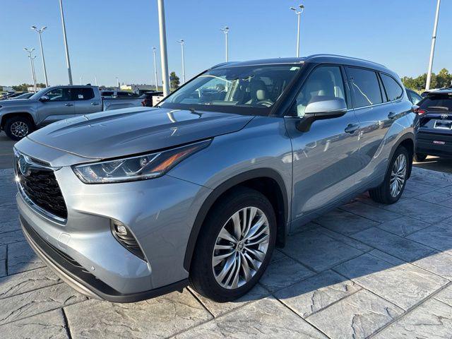 2022 Toyota Highlander Hybrid Platinum for sale in Jasper, IN